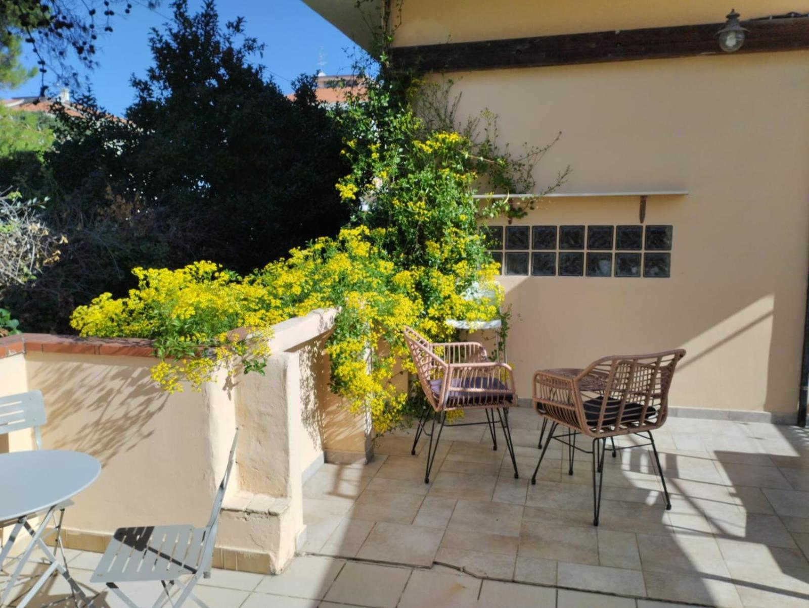 Appartamento Fronte Mare Con Parcheggio Privato Pescara Exterior photo